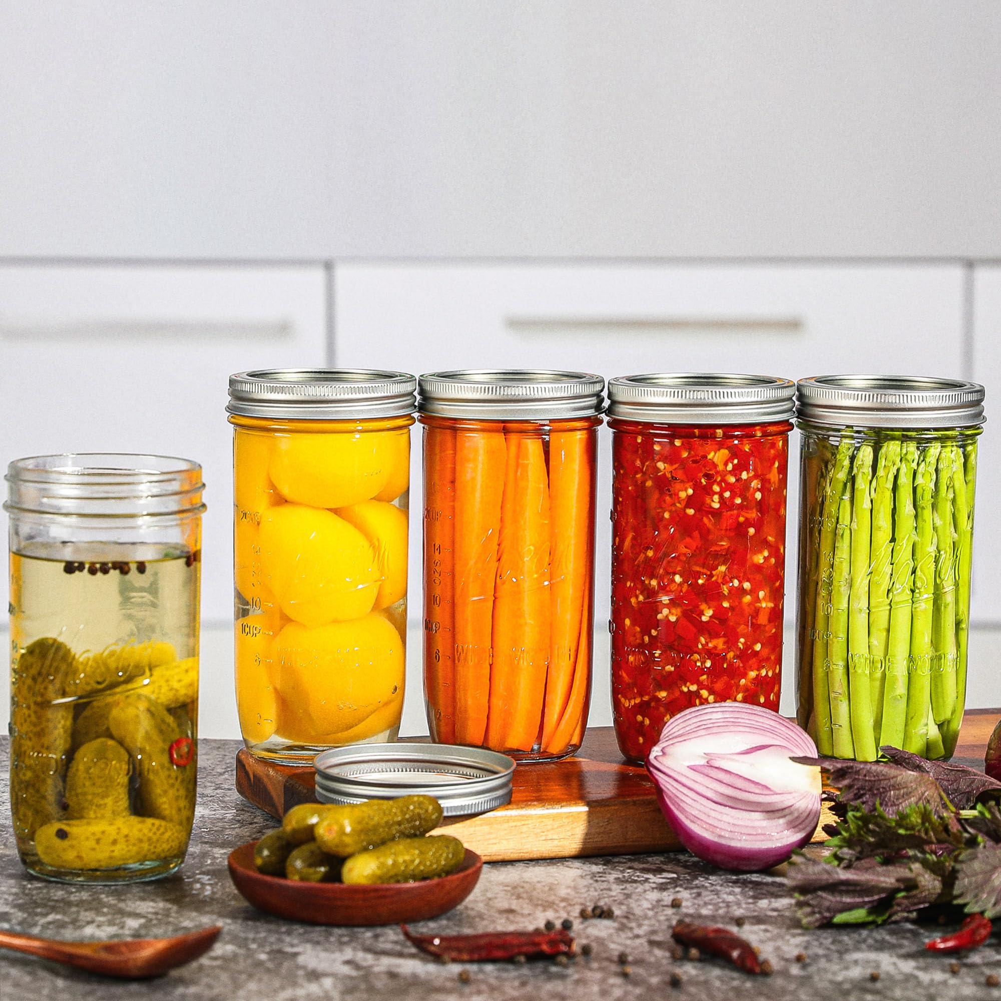 Harfuyee jar held next to hand to show 24oz scale for accurate sizing benefit
