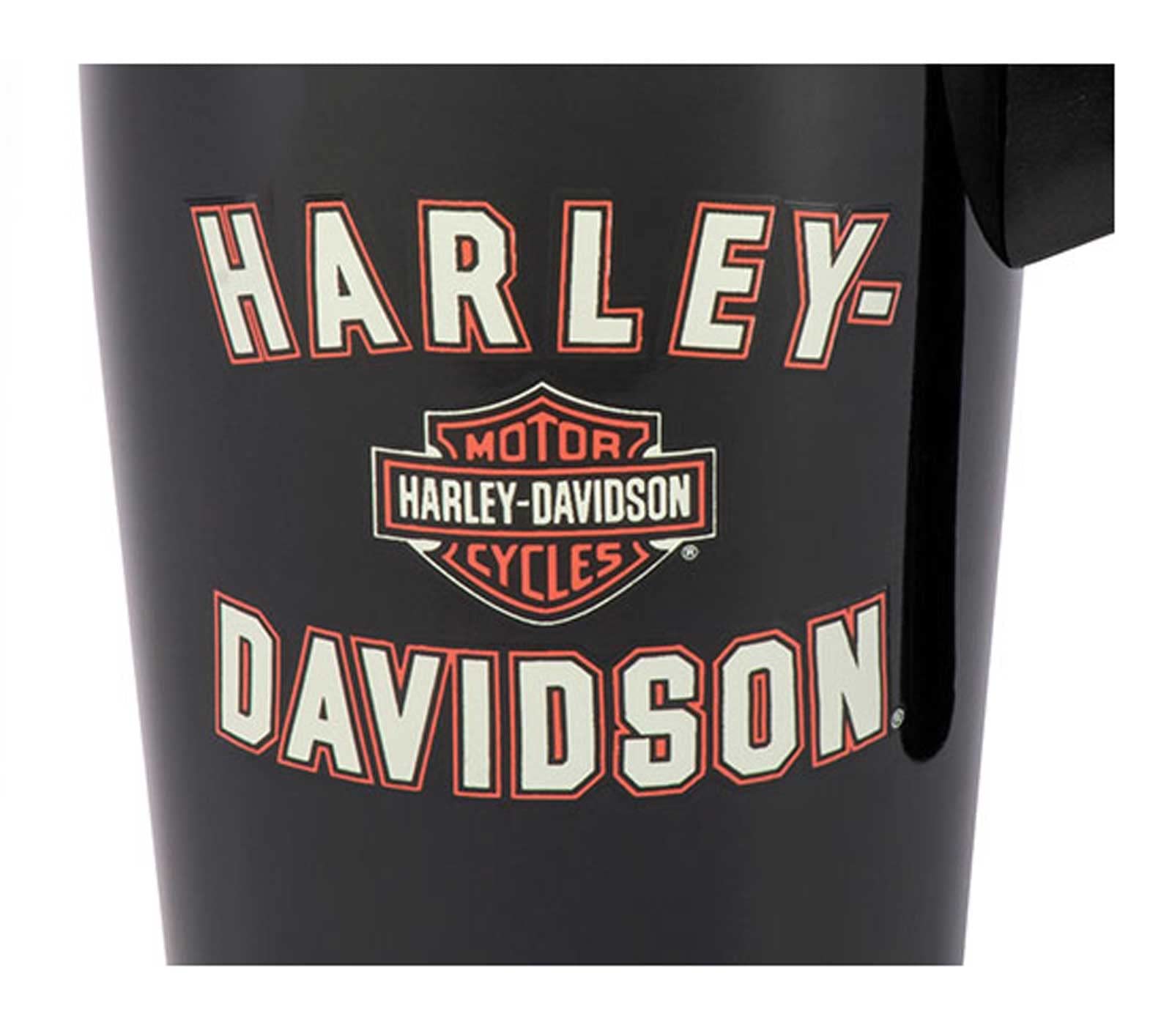 Harley‑Davidson closeup of handle in hand offering secure grip and comfort