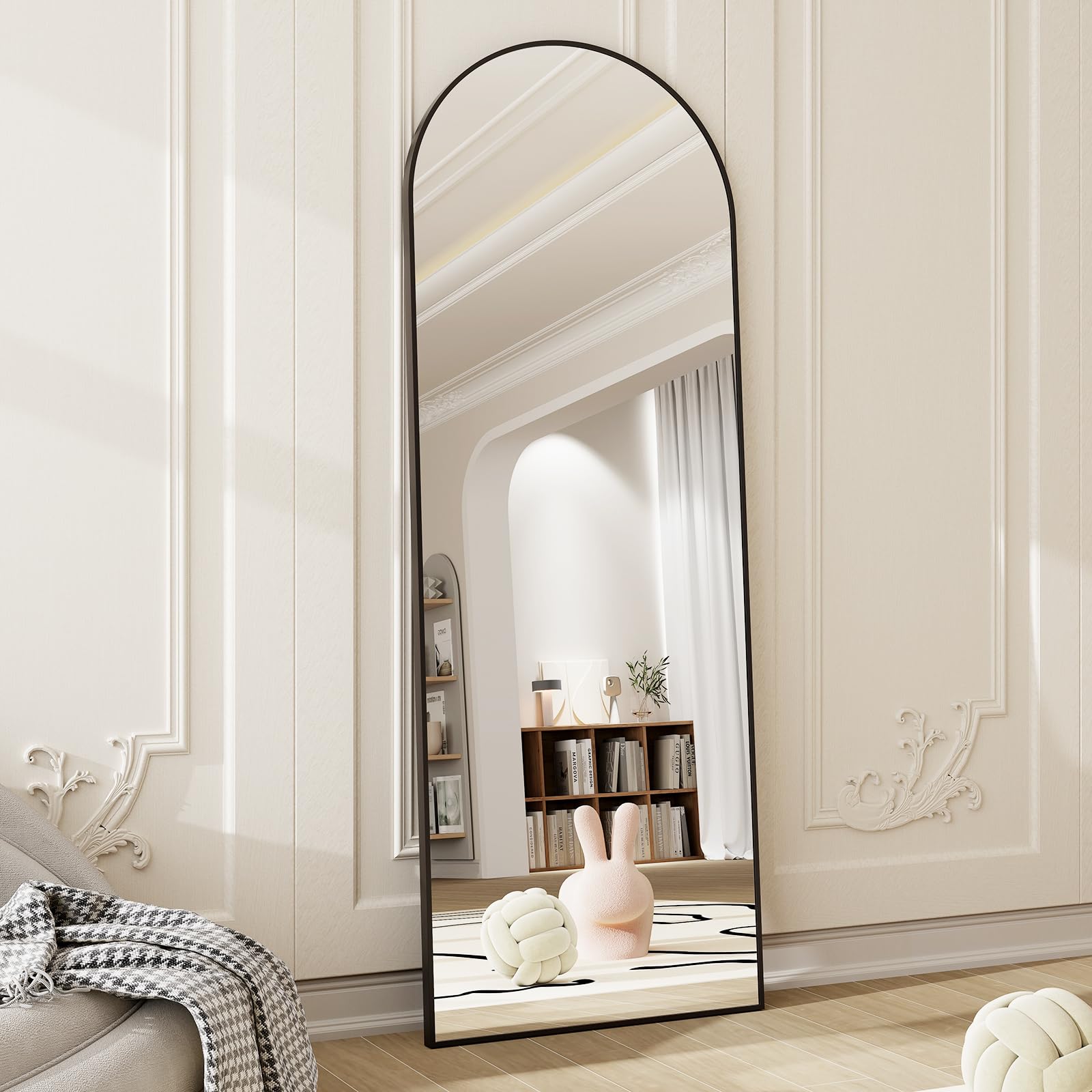 HARRITPURE arched mirror front view adds light and style