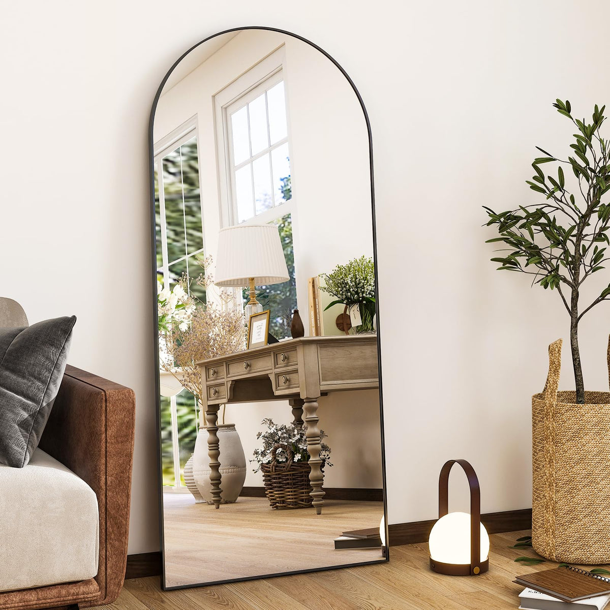 HARRITPURE front view showing elegant arched mirror and full-body reflection benefit