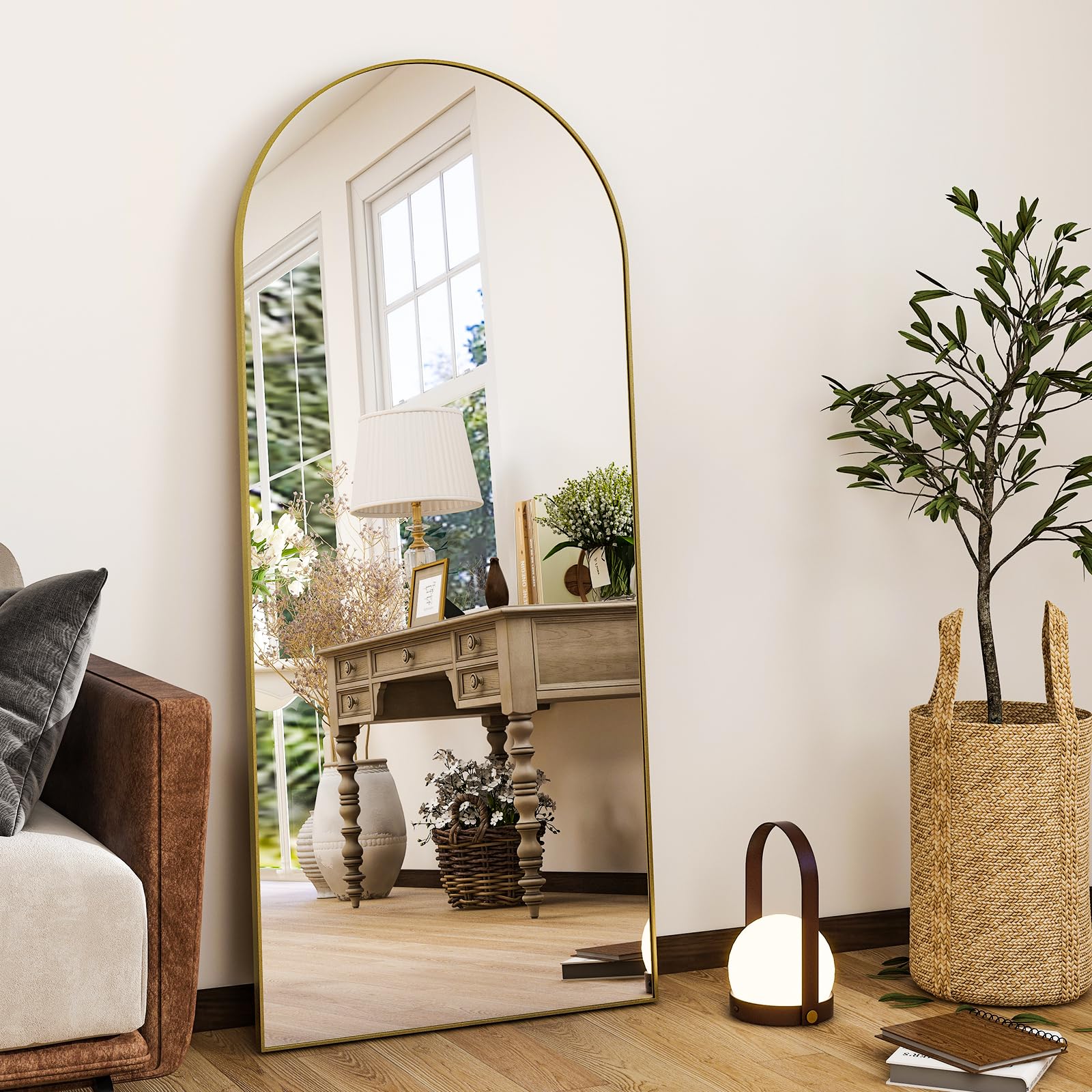 HARRITPURE arched mirror front view showcasing sleek profile and reflective benefit
