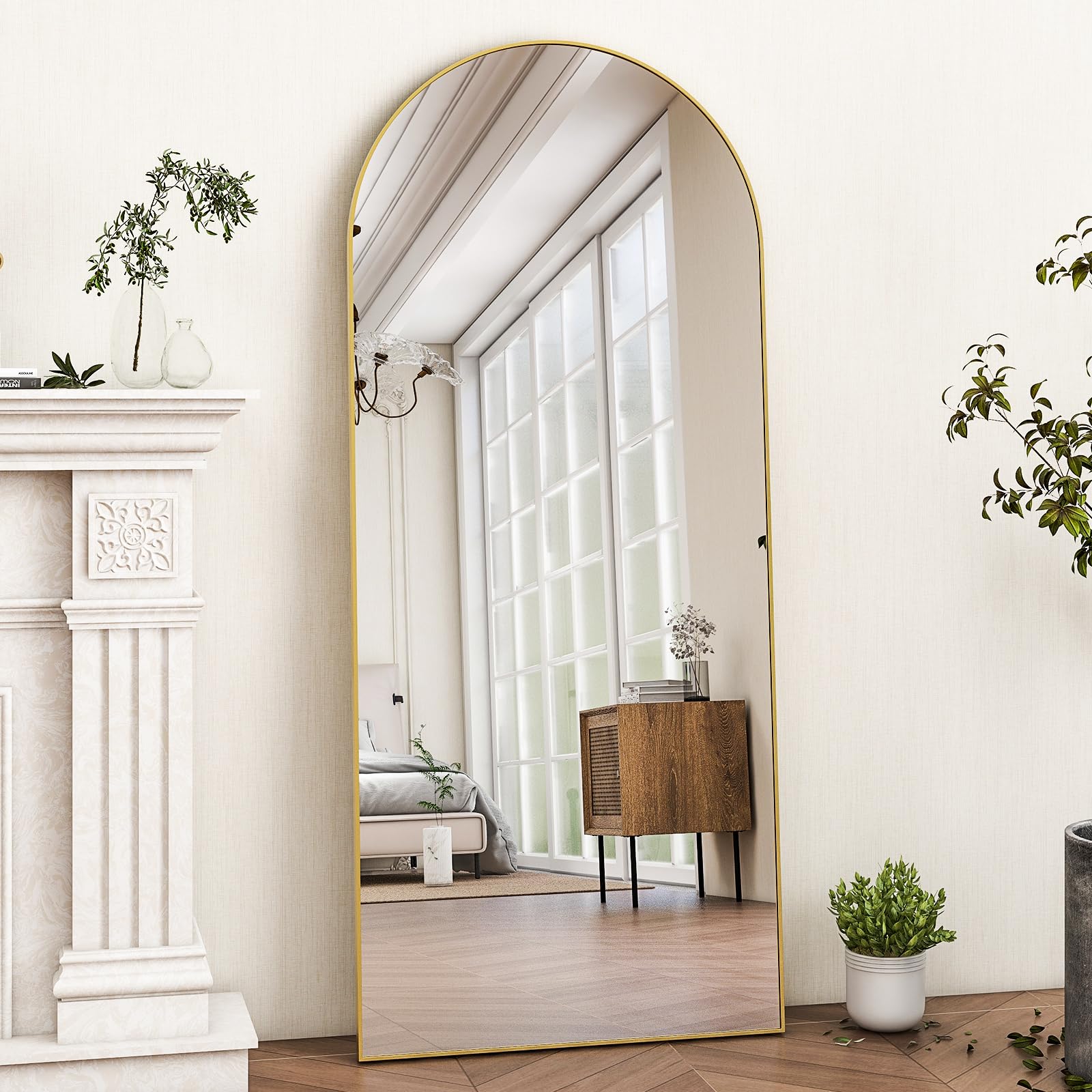 HARRITPURE mirror beside door showing full-length scale and fit guidance