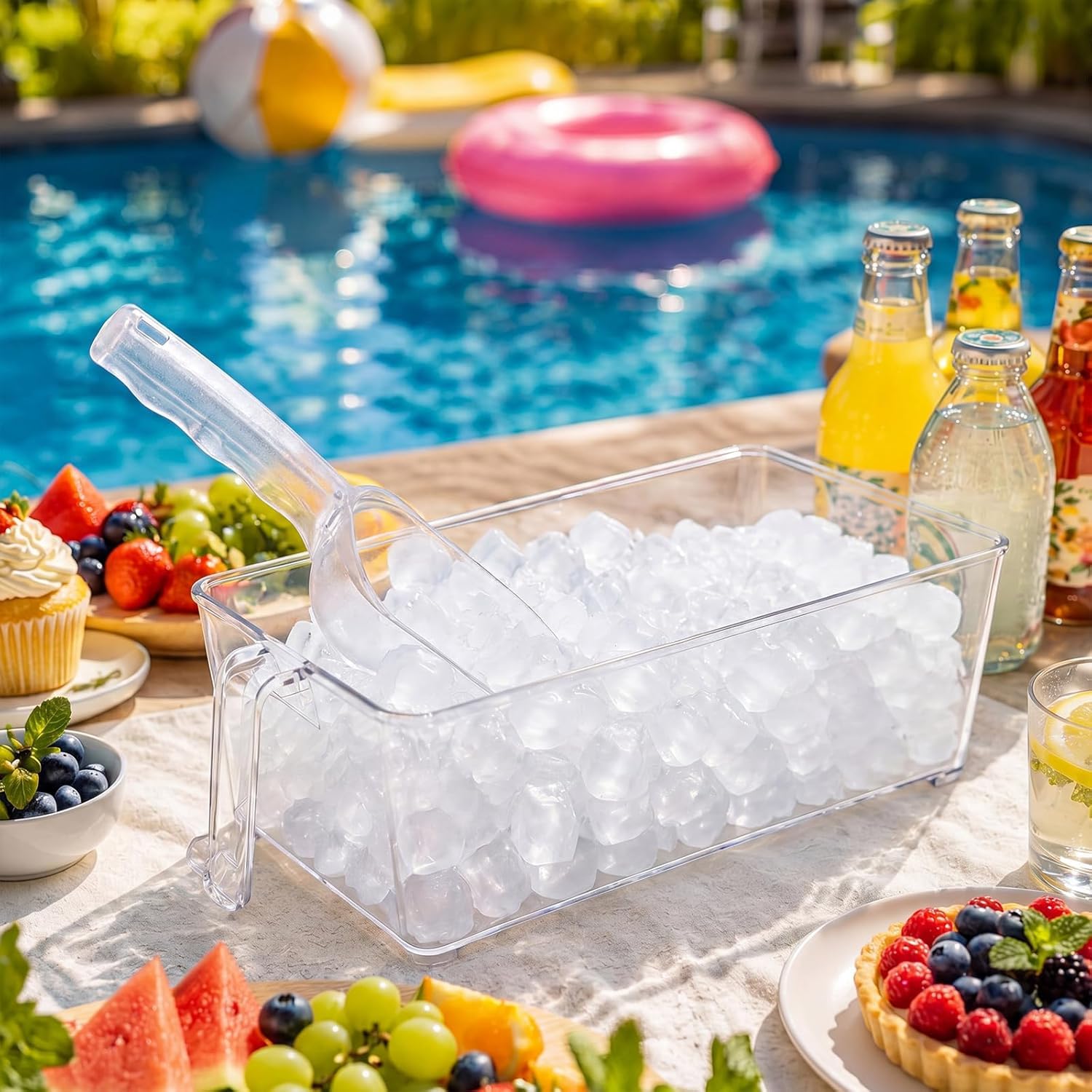 Havawish scoop lifting ice to serve with ergonomic handling benefit