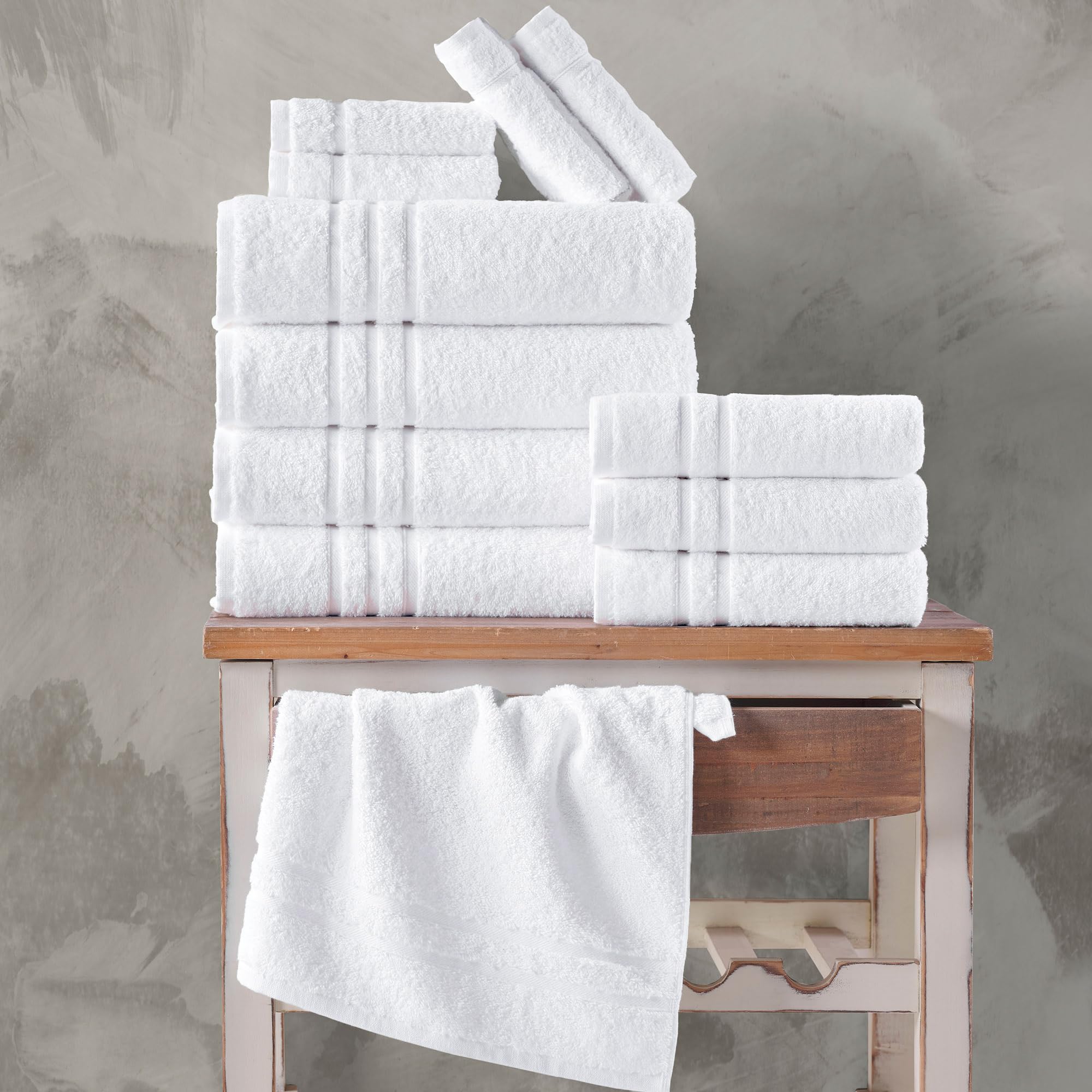 Hawmam Linen towel wrapped around hair demonstrating quick-dry convenience