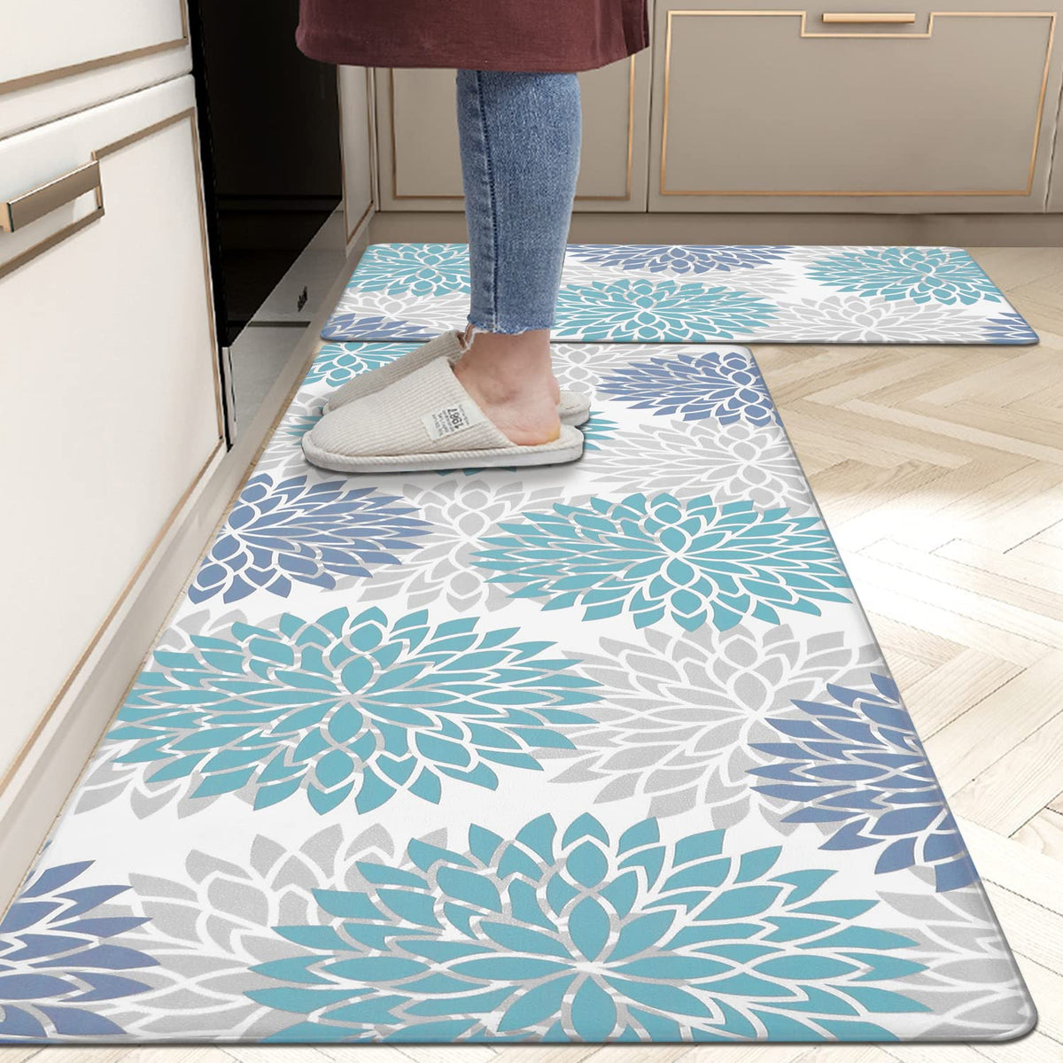 HEBE front view showing both cushioned kitchen mats and floral design benefit comfort