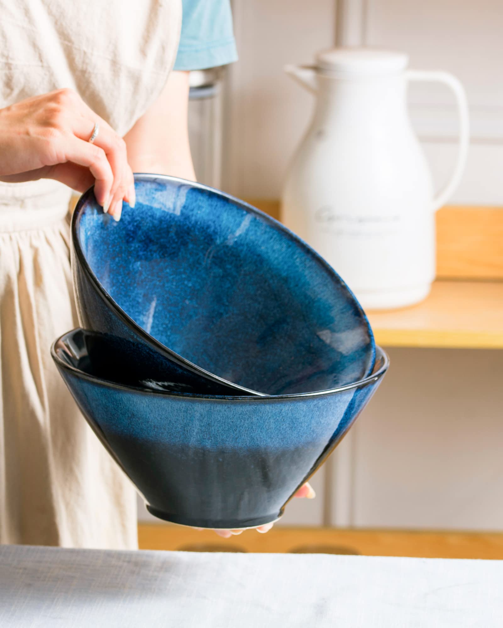 HENXFEN LEAD bowl held in hand for size comparison demonstrating generous capacity benefit