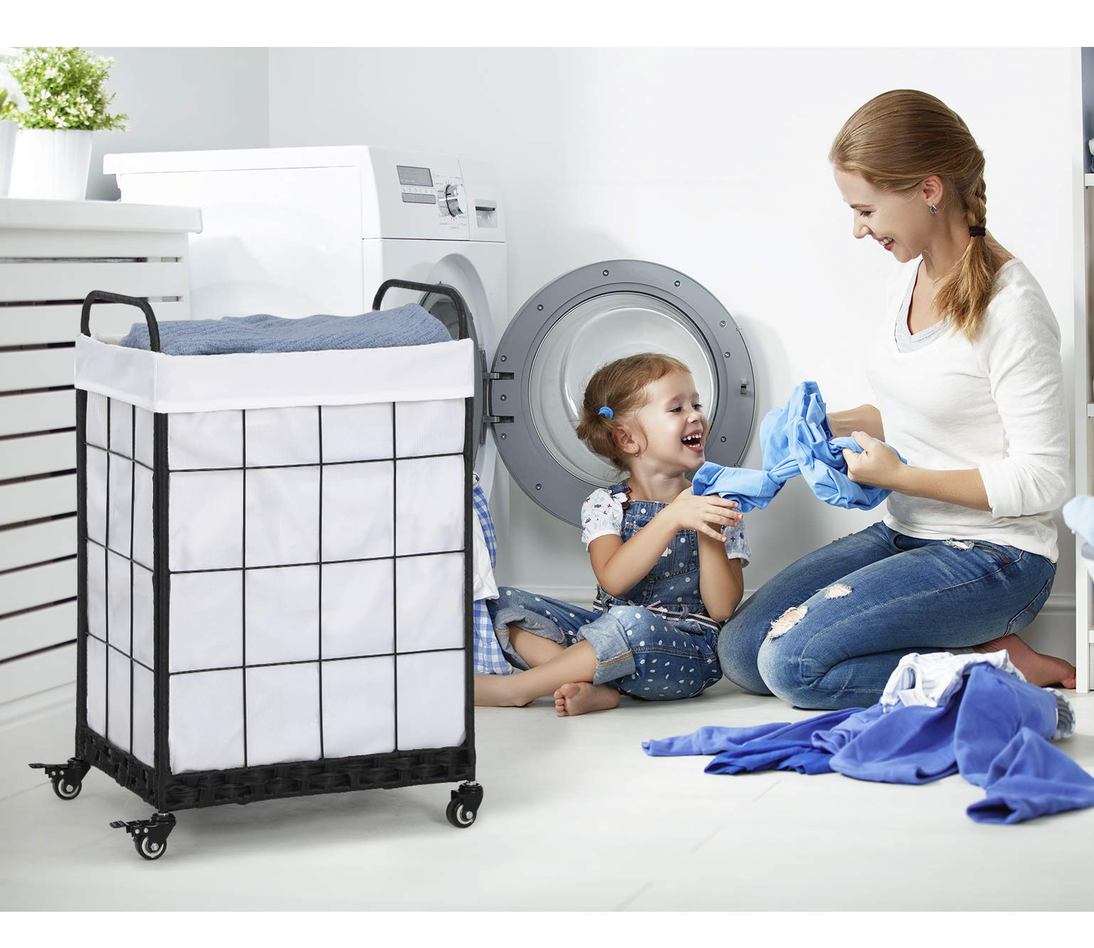 Hermina wheel close-up displaying lockable casters for stable mobility