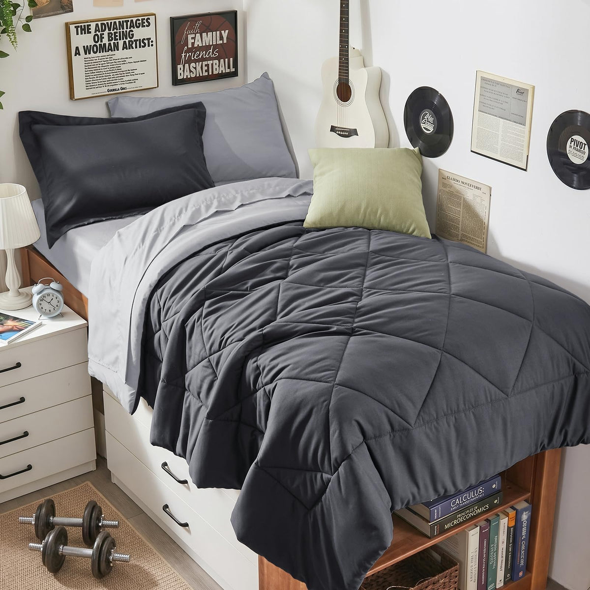 HEVUMYI front packaging showing dark and light grey bedding set and convenience