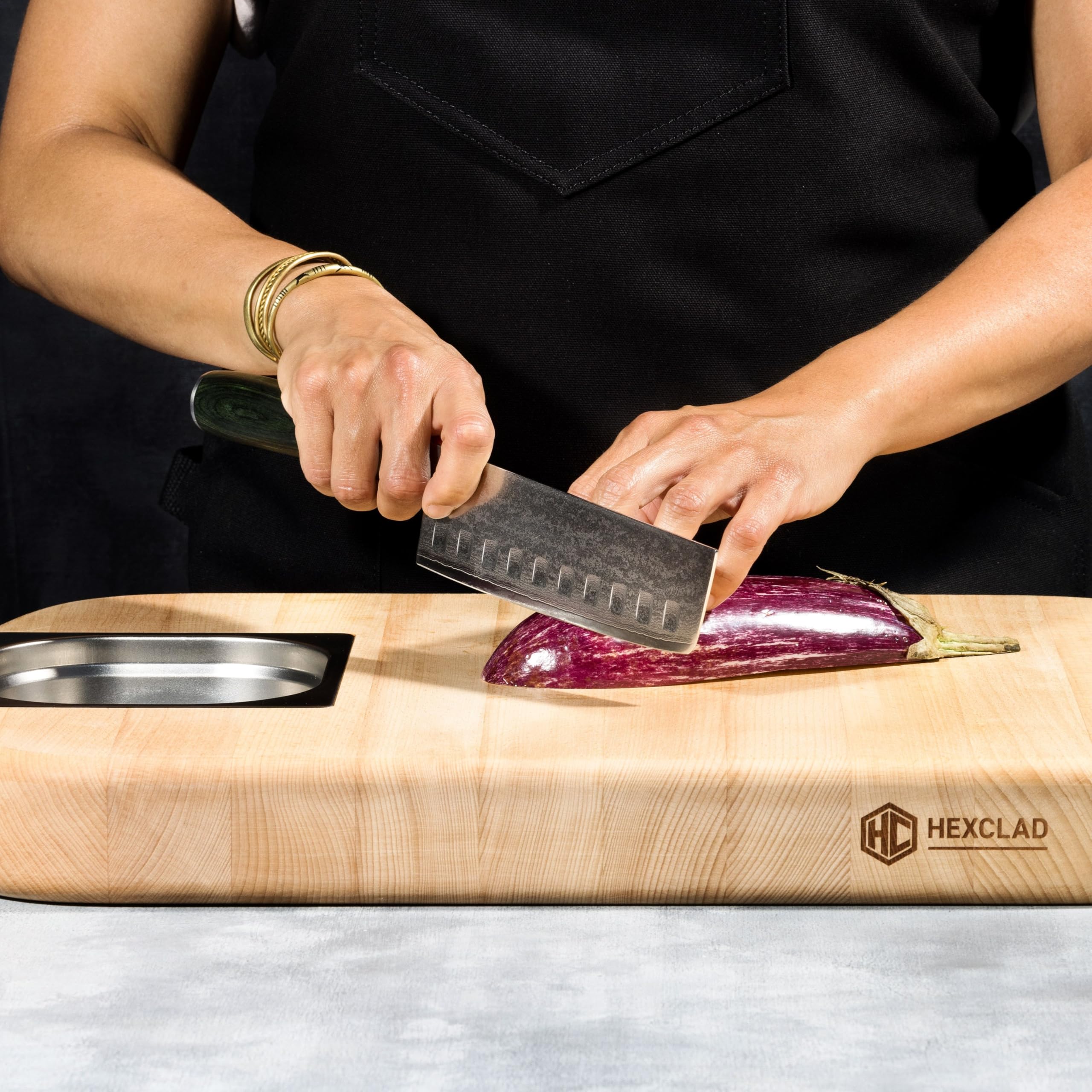 HexClad Pakkawood handle texture highlighting ergonomic comfort and slip resistance