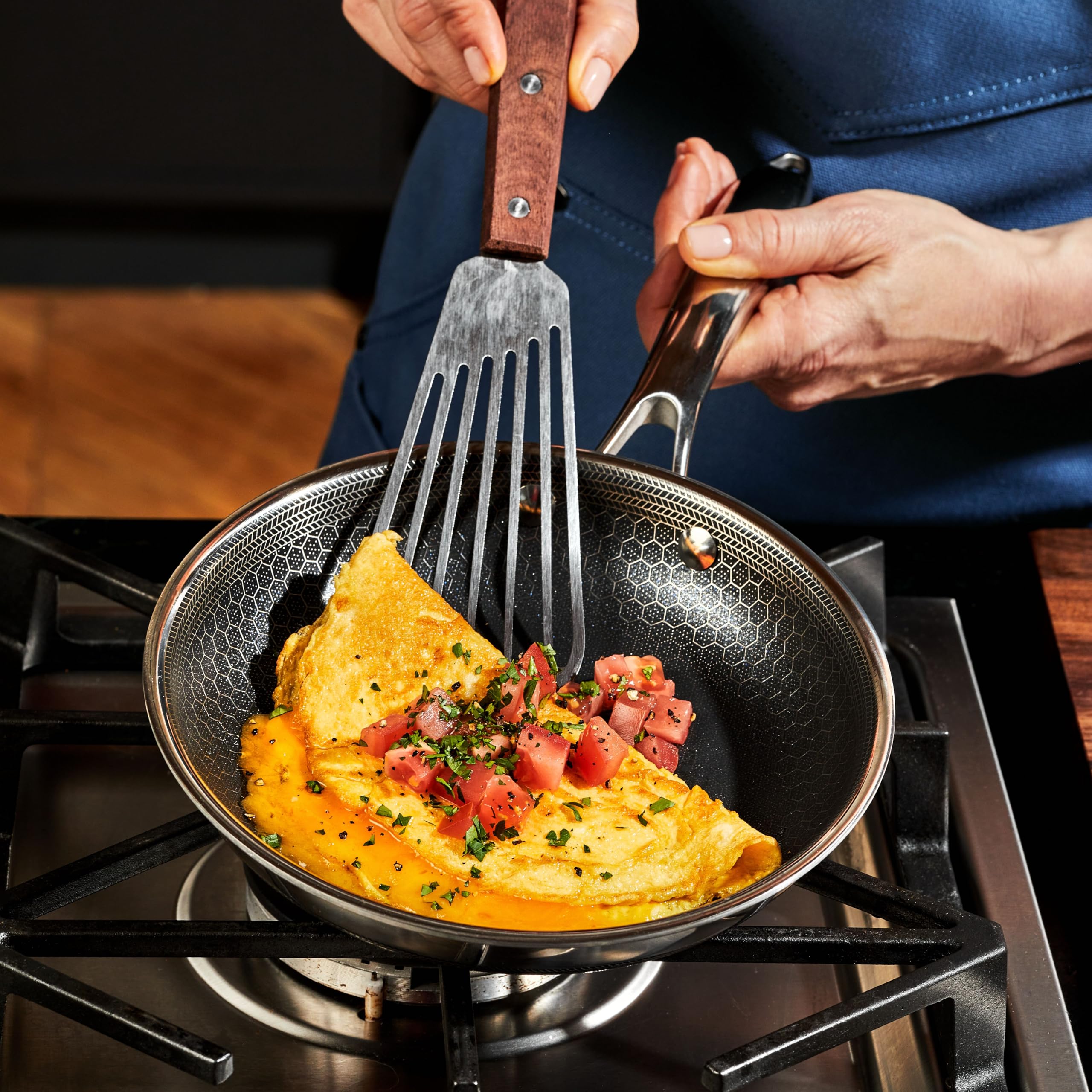 HexClad pan searing steak to show high-heat browning performance