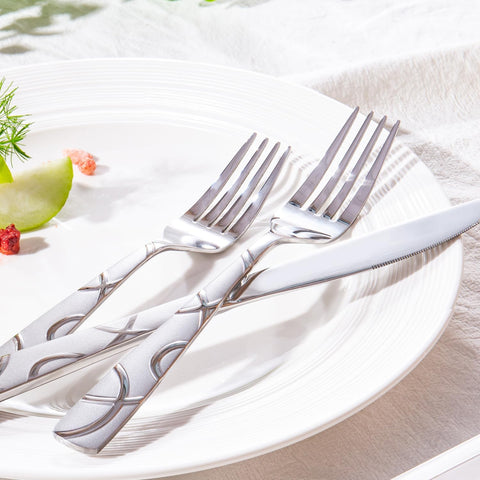 HIKAA flatware on a dining table demonstrating elegant meal presentation