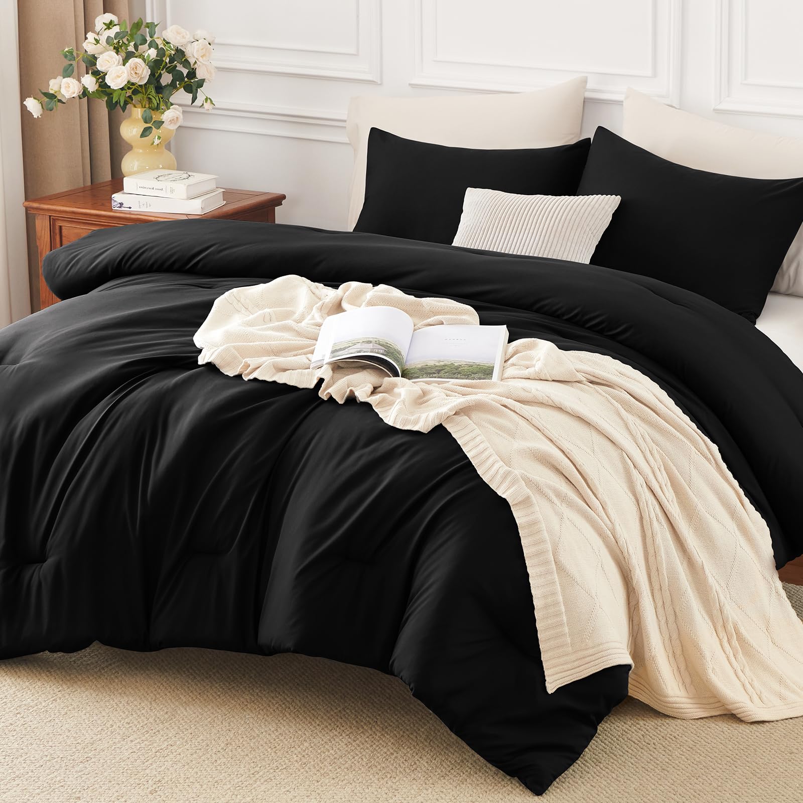HIMEET comforter vacuum-sealed packaging indicating protected shipment and space-saving delivery