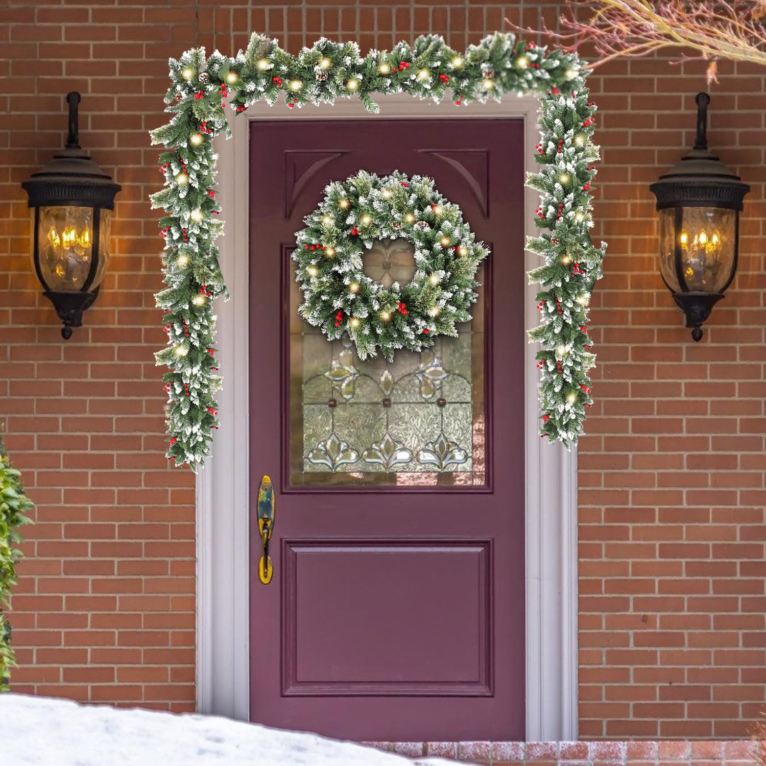 HipTree garland decorated with ornaments showing easy customization benefit
