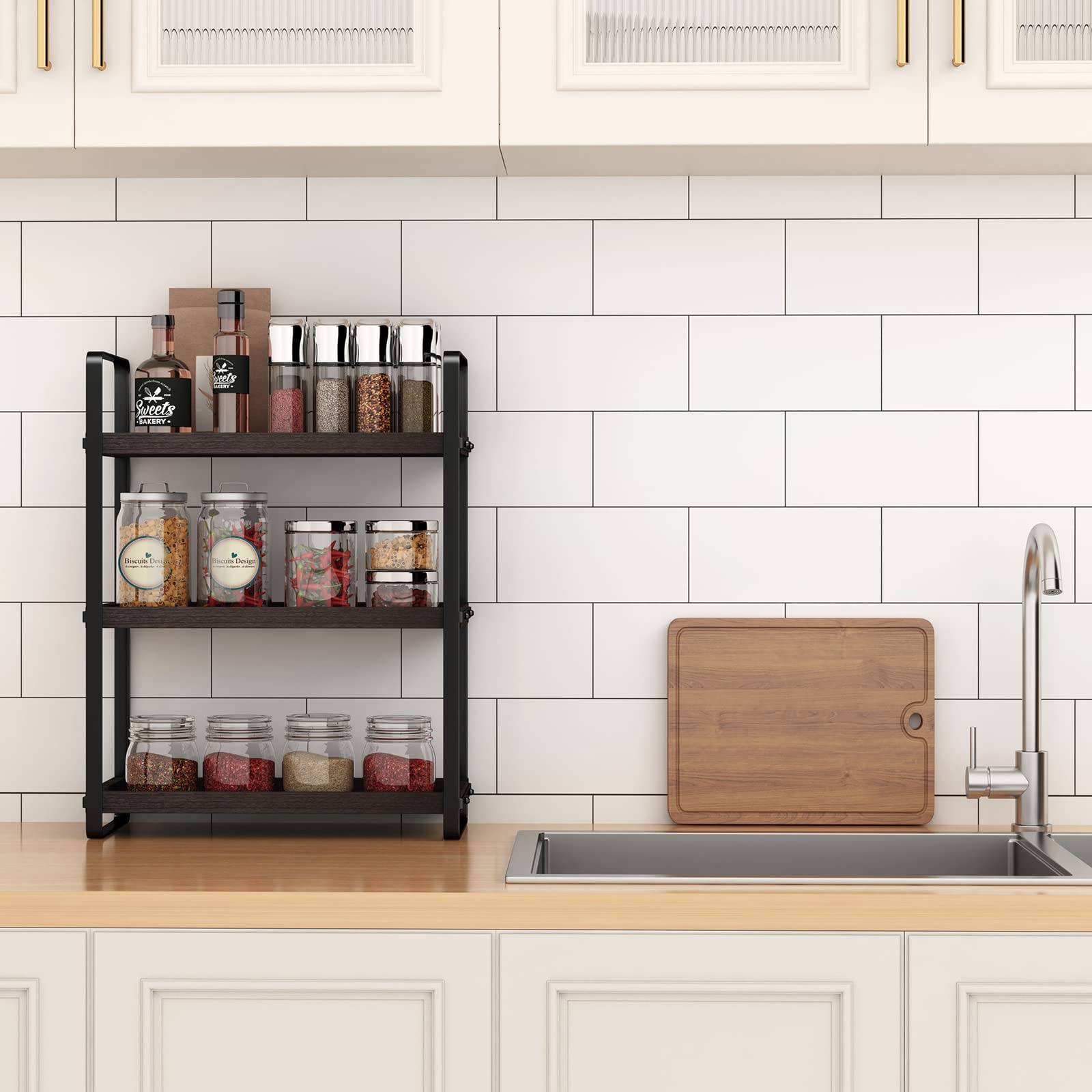 HNRLOY close-up of solid wood shelf texture highlighting durability benefit
