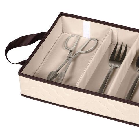 HOLDN’ STORAGE picnic setting showing portable use and event-ready convenience benefit