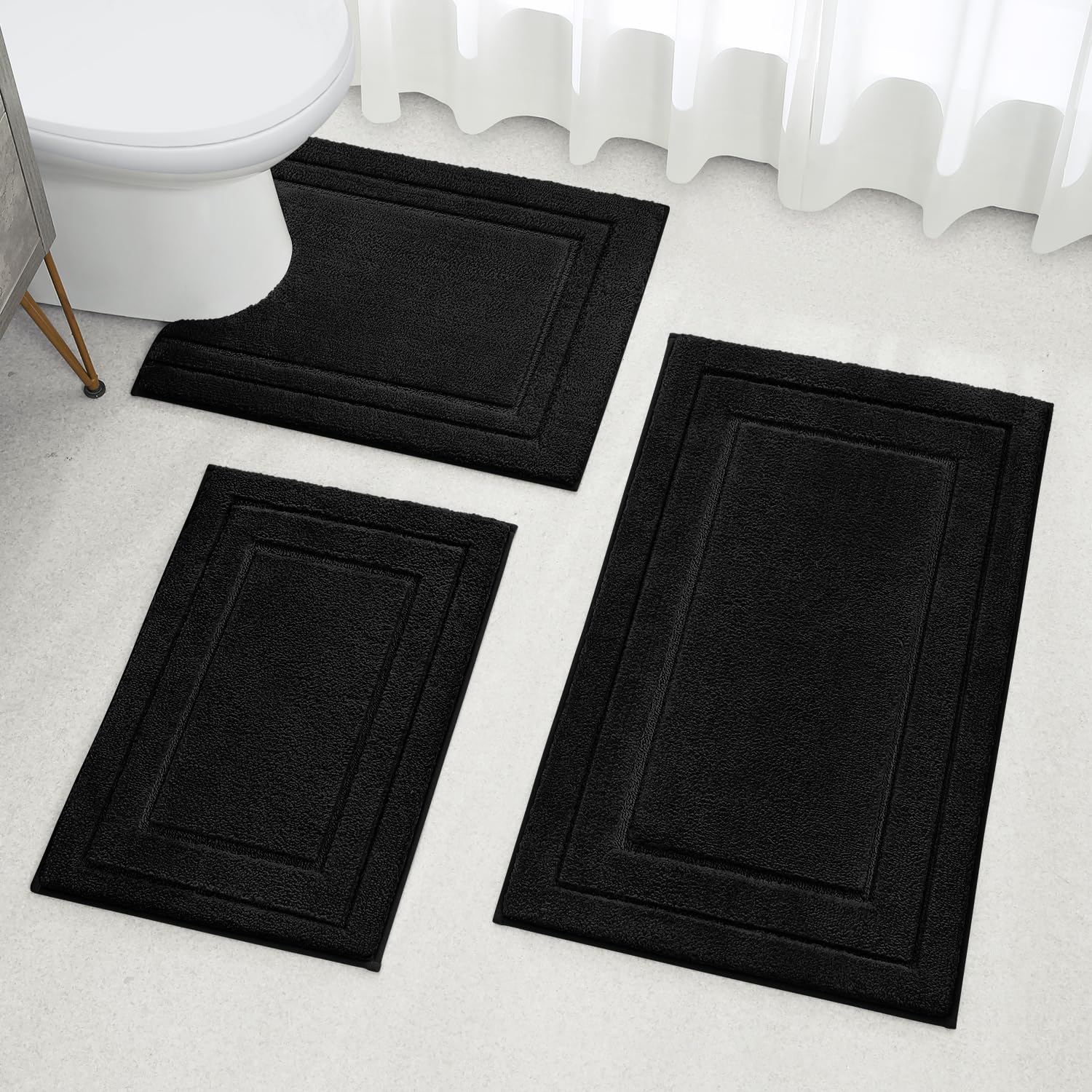 HOMEIDEAS mat in laundry room reducing puddles and adding warmth