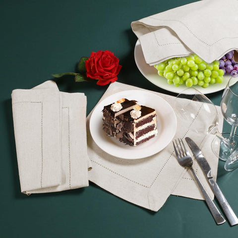 HOMIDATE napkins in washing machine showing easy-care advantage