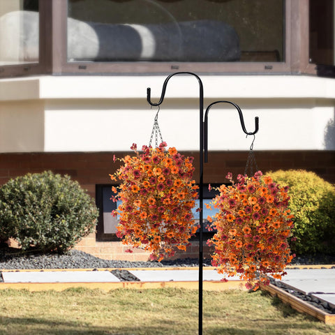 Homsunny view of wire-wrapped branches demonstrating easy shaping