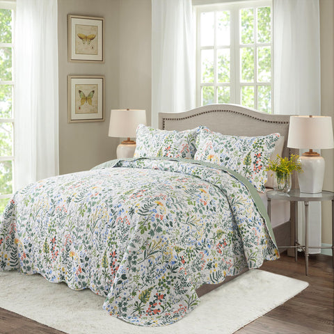HoneiLife close-up of floral print highlighting color and pattern clarity benefit