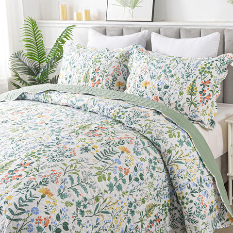 HoneiLife king quilt front view showing full floral pattern and coverage benefit