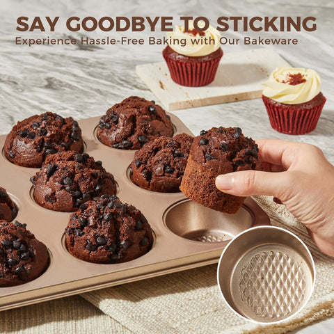 HONGBAKE jelly roll pan with baked roll showing easy release benefit
