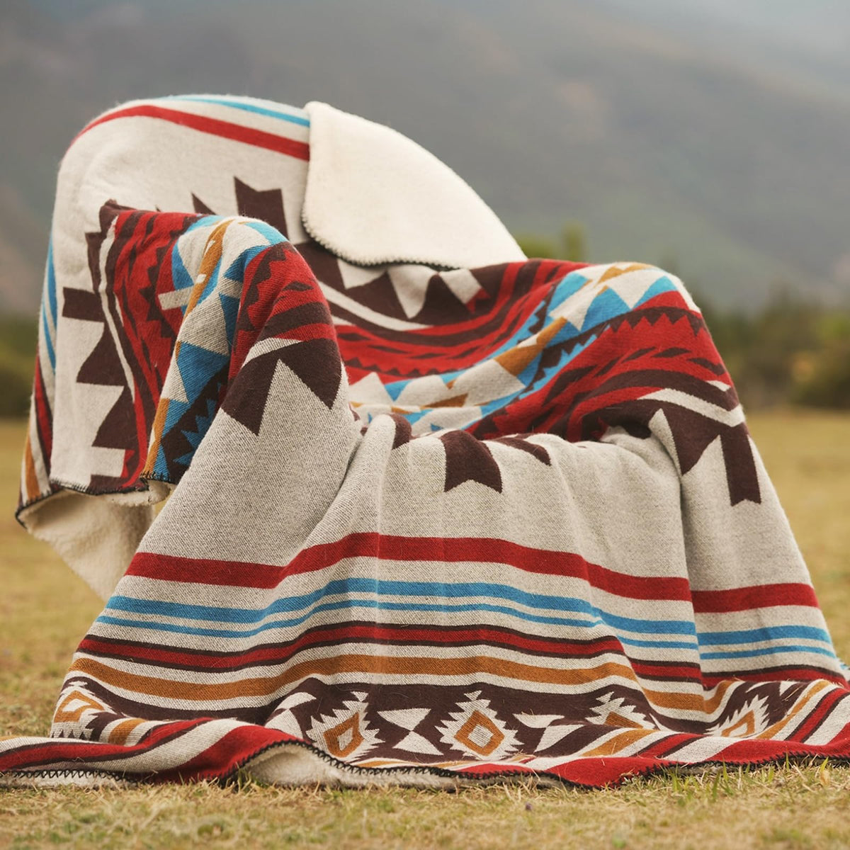 HORIMOTE HOME Aztec front view showing vivid pattern and color benefits