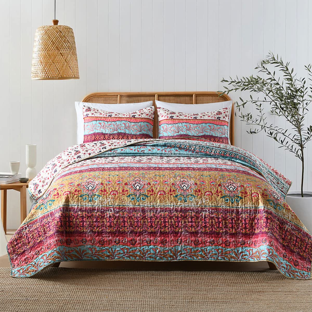 HORIMOTE HOME front view showing colorful boho quilt and neat finish for visual impact