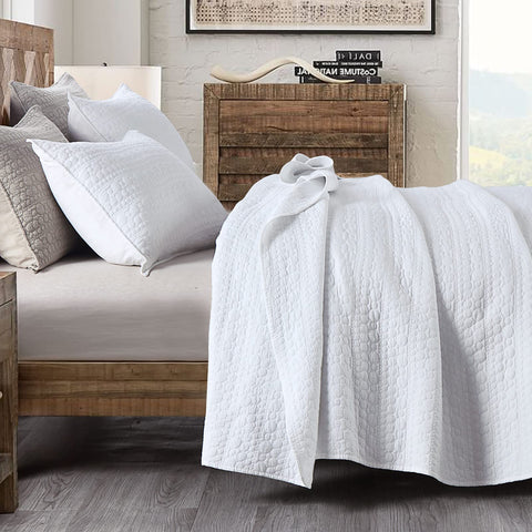 HORIMOTE HOME front view of king quilt showing full bed coverage and neat finish