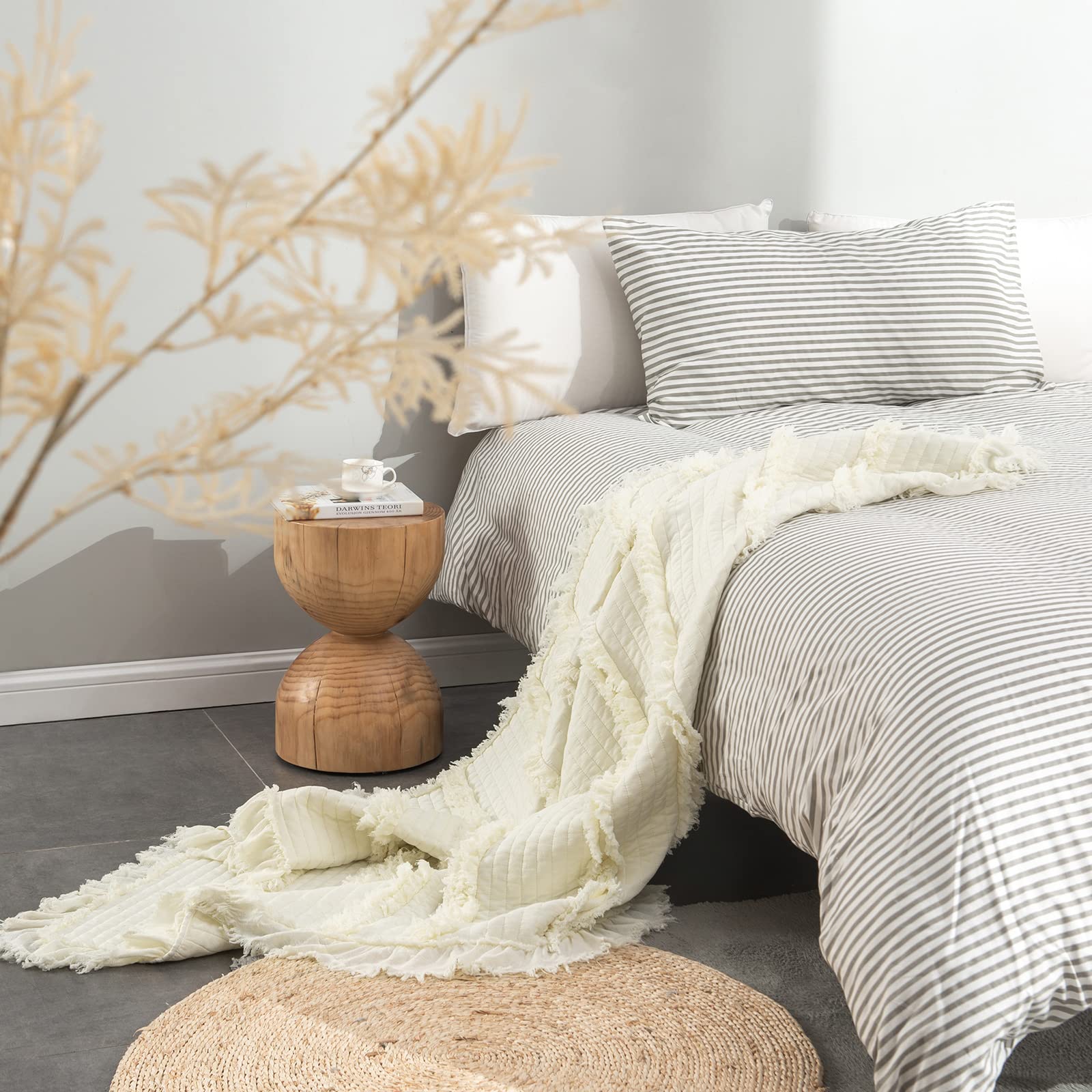 HORIMOTE HOME neatly packaged blanket demonstrating gift-ready presentation