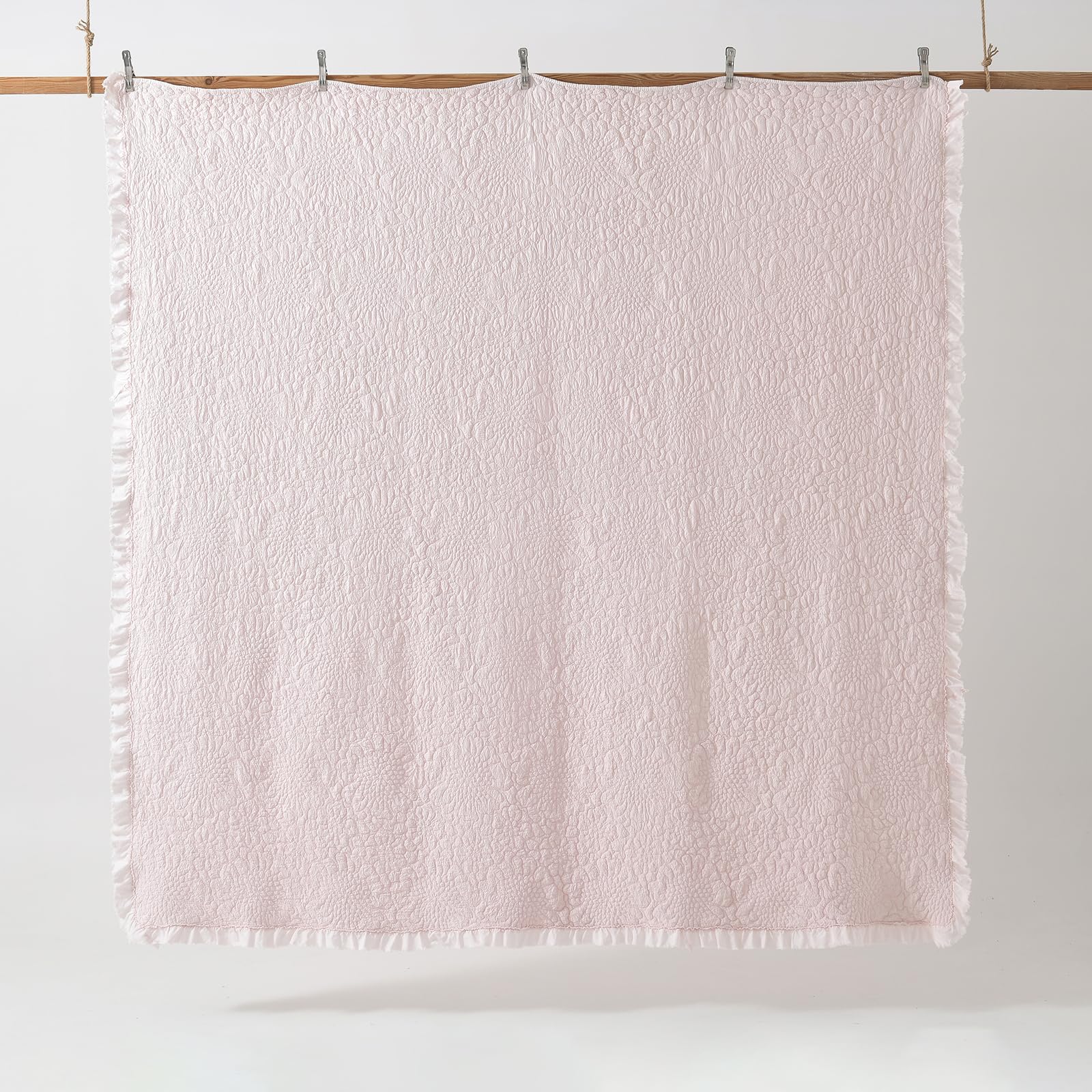 HORIMOTE HOME queen bed scale view showing coverage and fit benefit