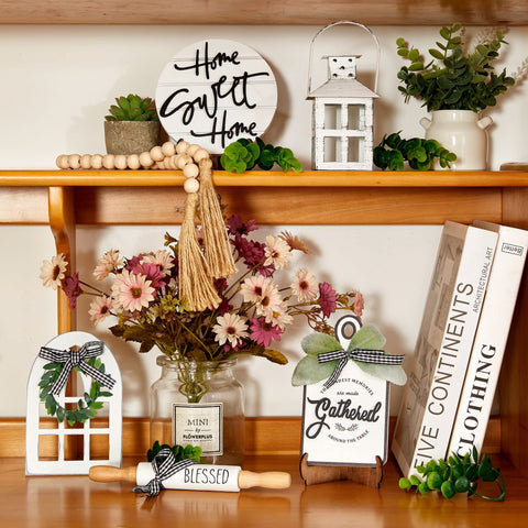 Houmury mini rolling pin and easel detail providing quaint accents and display support