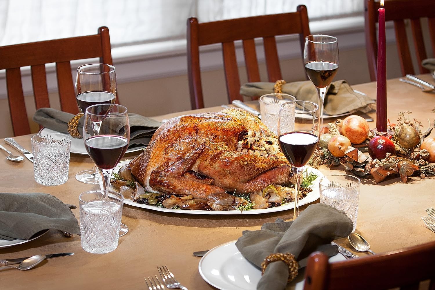 HSHQING platter styled on holiday table creating festive centerpiece benefit