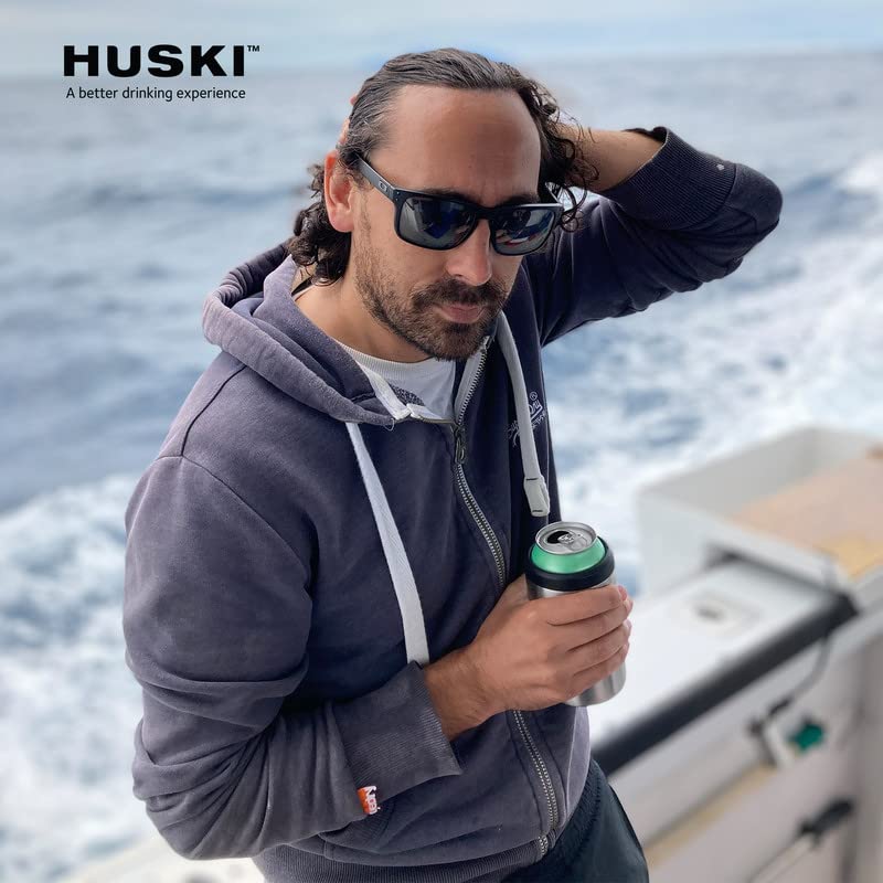 Scalloped side panels on Huski cooler providing improved grip and comfort