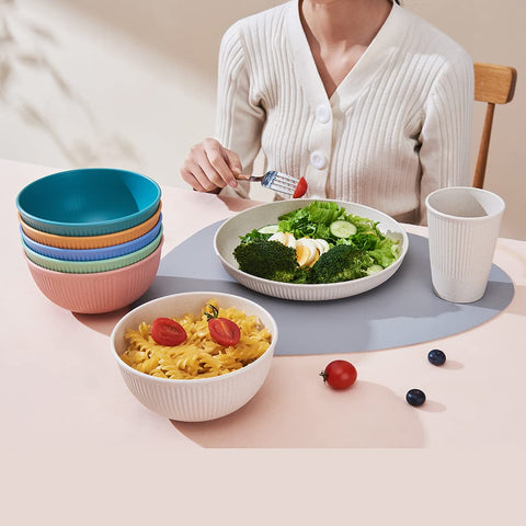 HXYPN hand holding a plate to show scale and lightweight convenience benefit
