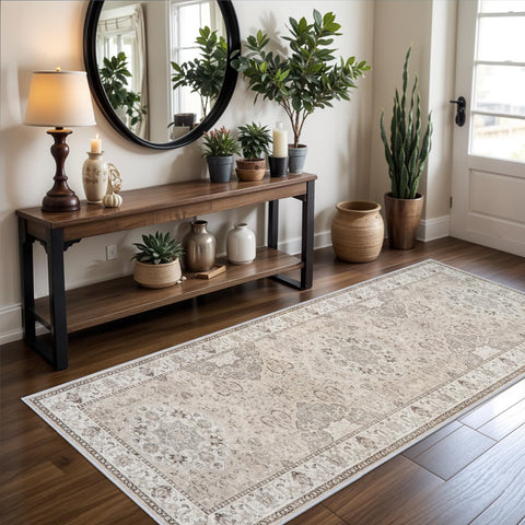 HY HAO YUN LAI front view beige runner showing fit benefit