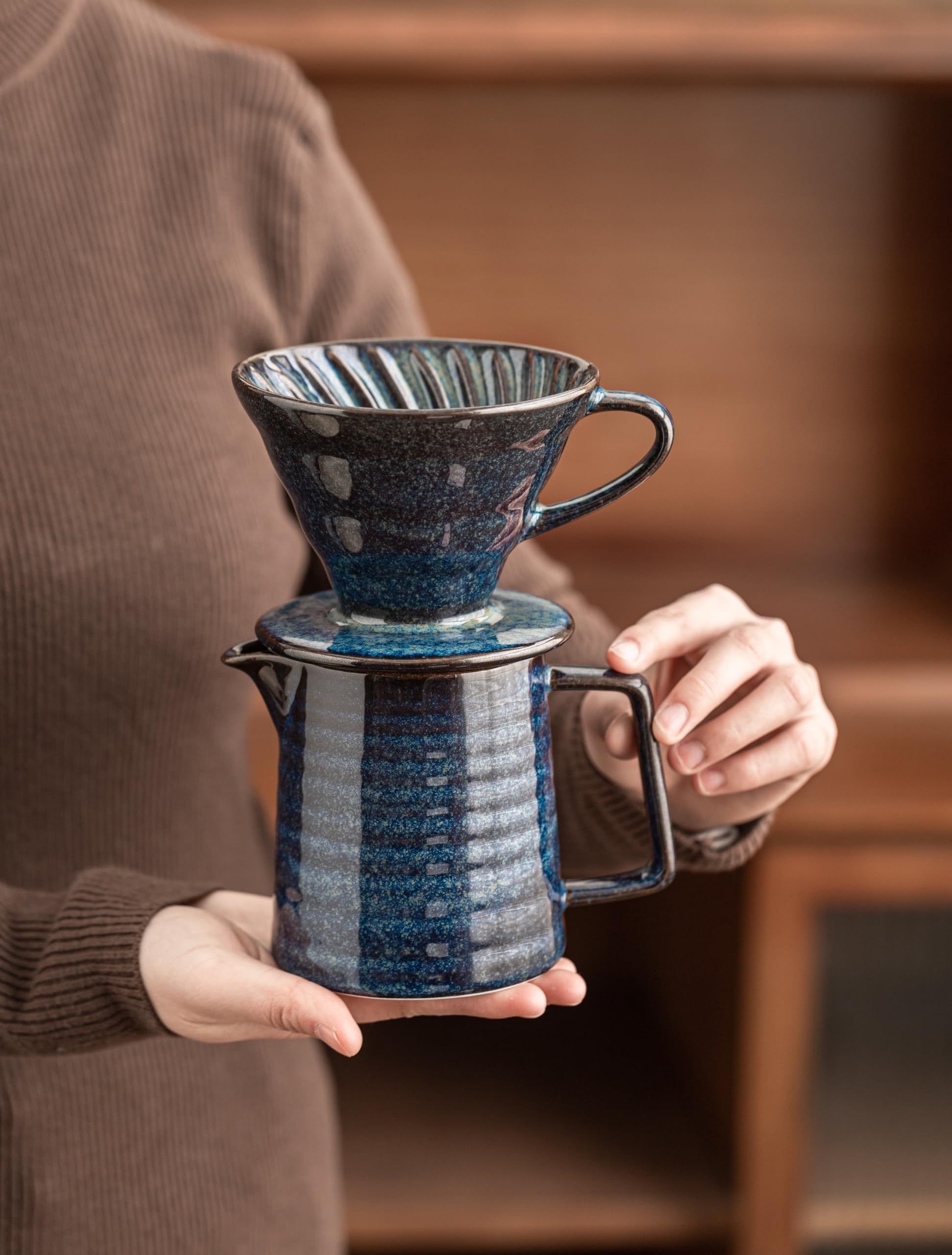 HYAXGM 450ml carafe next to a mug showing capacity for multiple servings