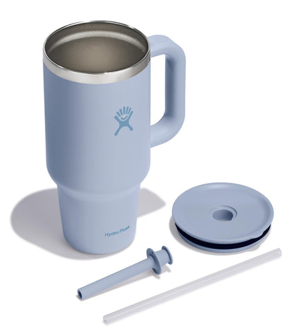 Hydro Flask close-up of ergonomic handle, easy carrying and secure grip benefit