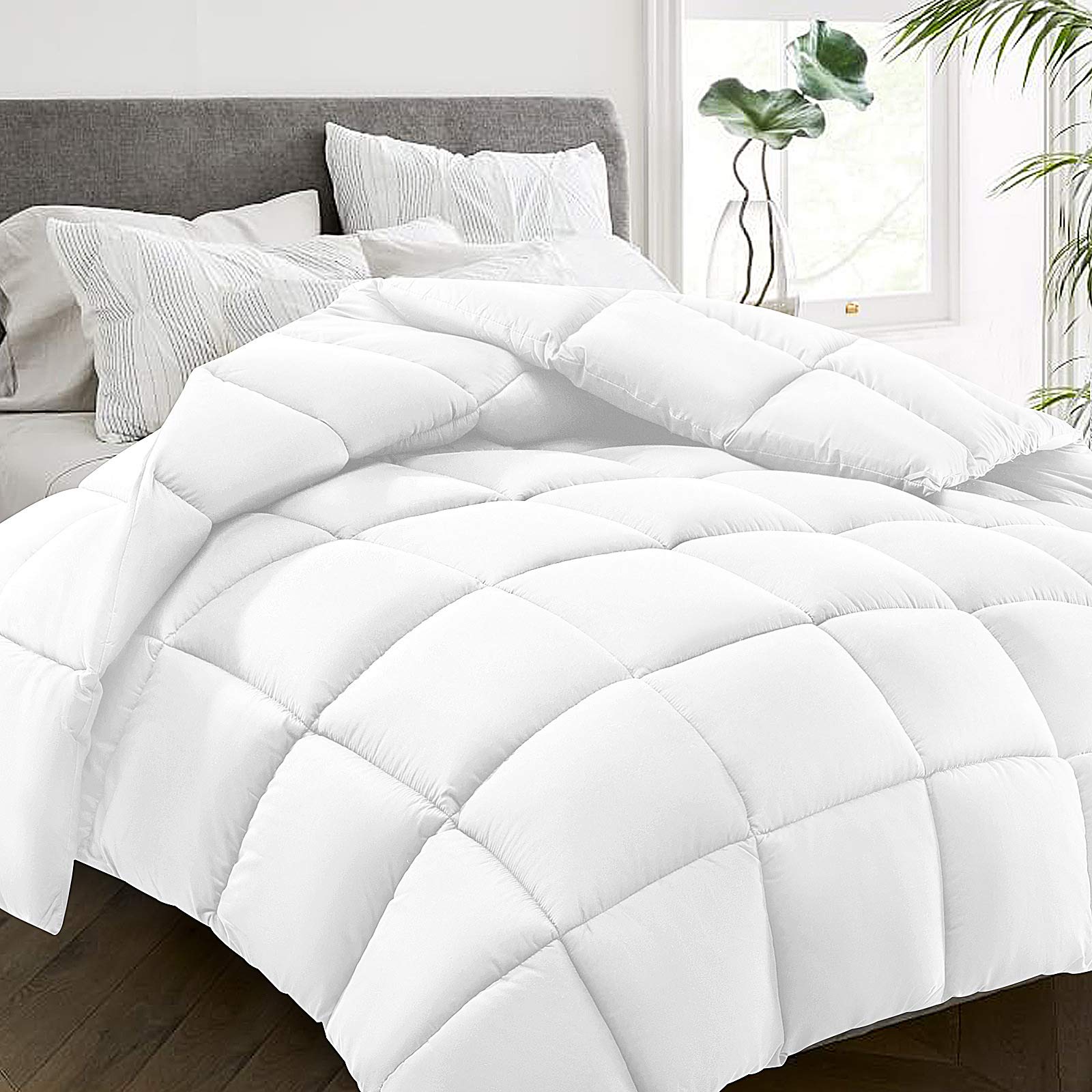 HYLEORY front packaging view showing king comforter and benefits