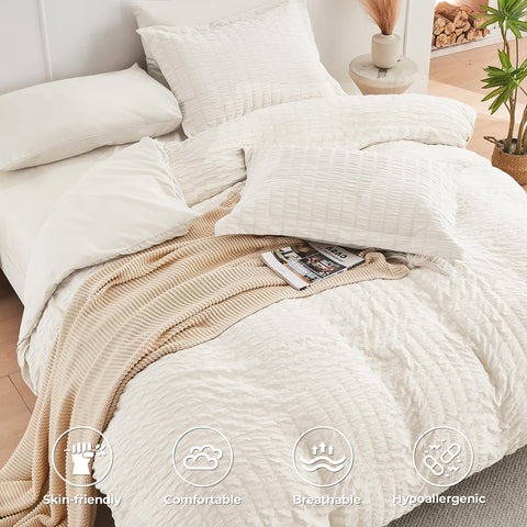 HYMOKEGE 7-piece set on full bed styling shows cohesive, comfortable bedroom look
