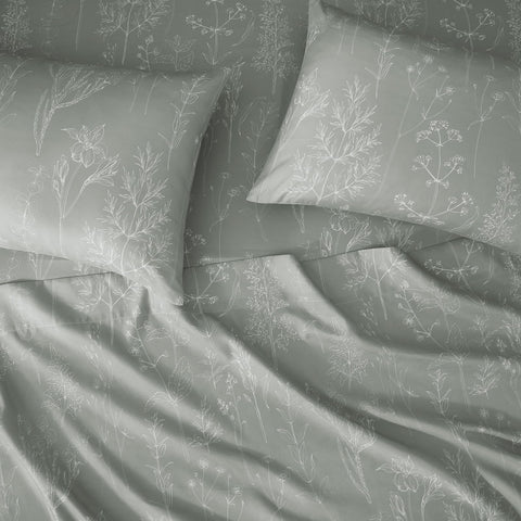 HYPREST leaf floral pattern detail emphasizing print clarity and subtle decorative appeal
