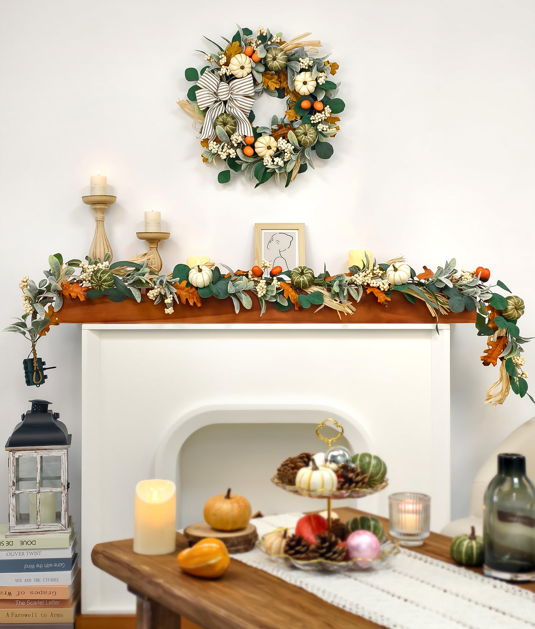 IDOGliitte+ wreath lit at dusk offering cozy warm LED illumination