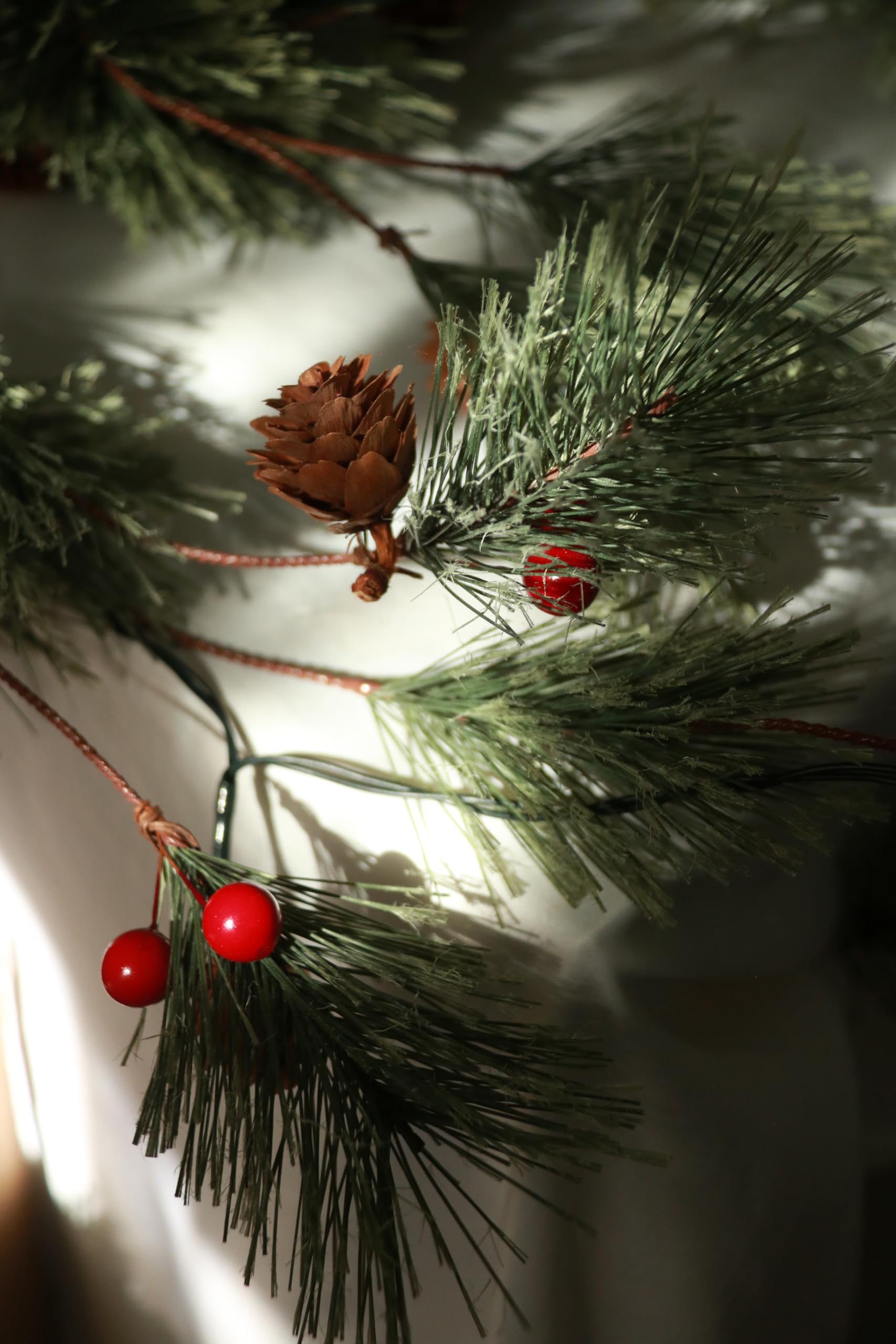 IDOGliitte+ close-up of pine needles showing realistic texture benefit