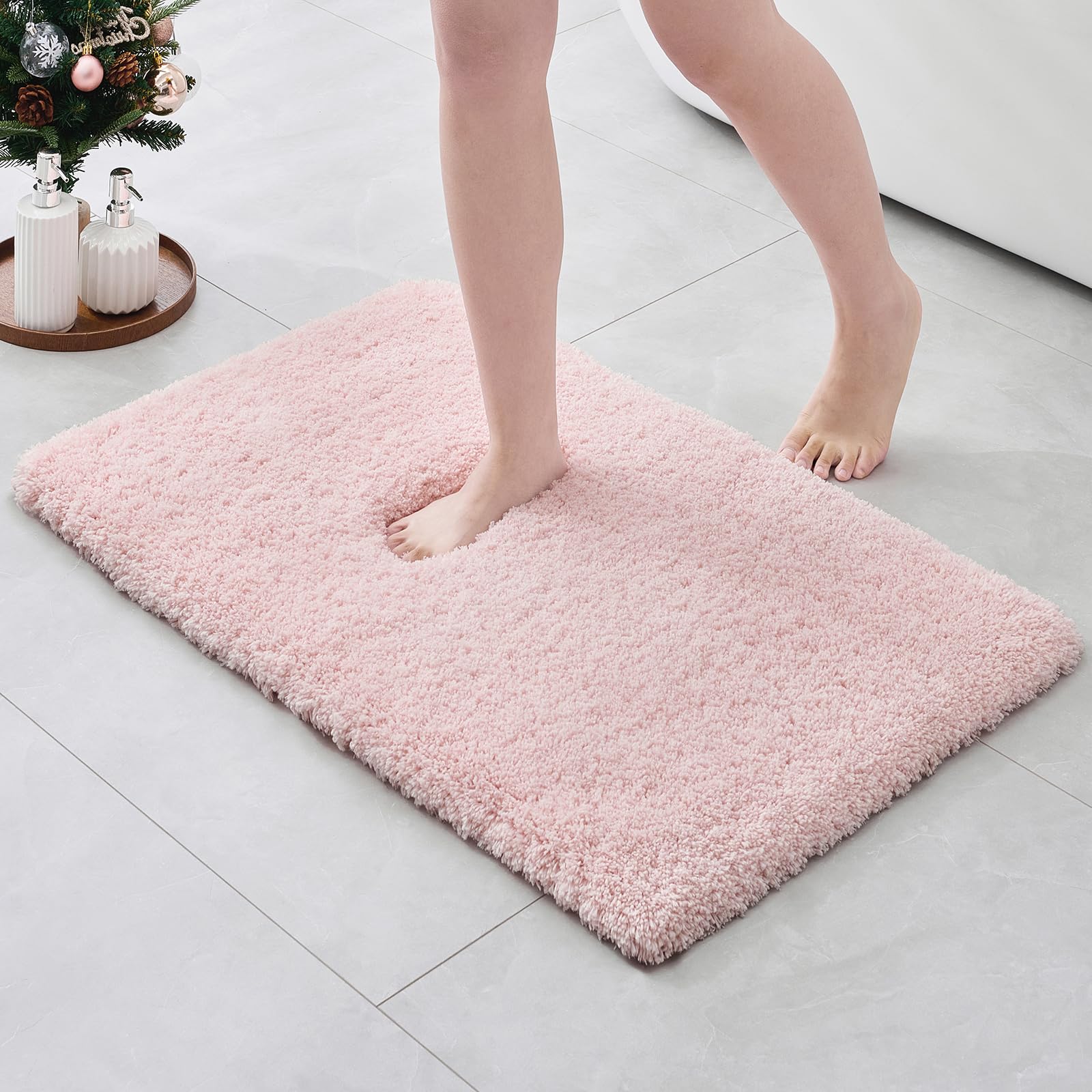 ILANGO front view bath rug showing plush design and color for stylish comfort