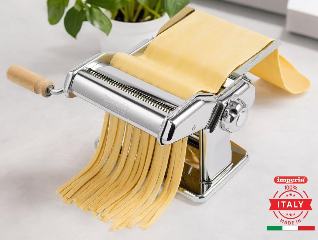 Imperia close-up of chromed steel rollers highlighting even dough pressing