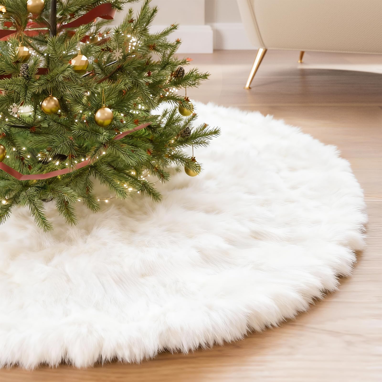 iMucci front view 36 inch tree skirt showing full snowy white coverage and elegance