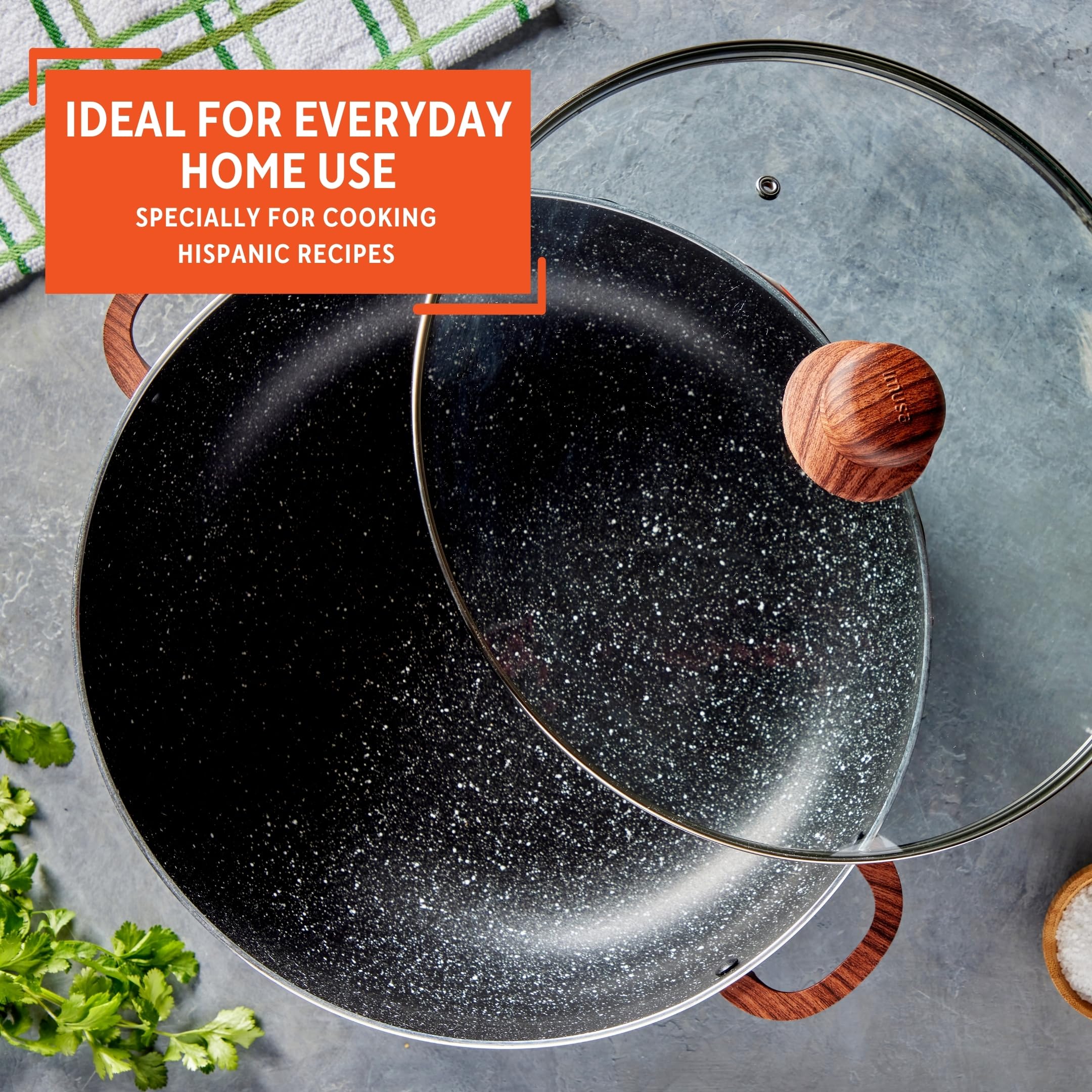 IMUSA interior nonstick surface closeup, easy food release and cleaning