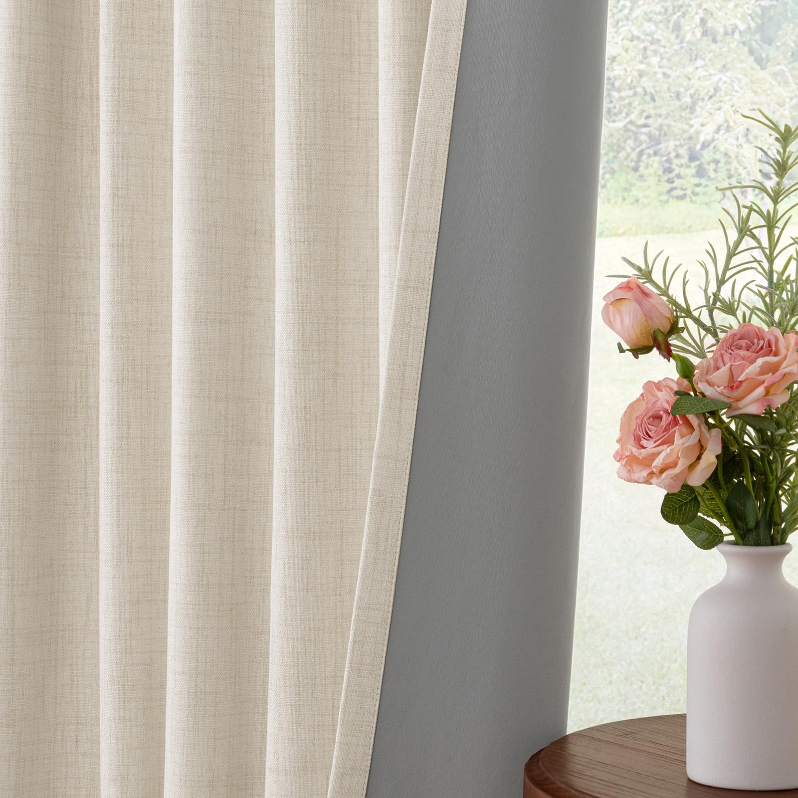 INOVADAY curtains blocking daylight to demonstrate full blackout benefit