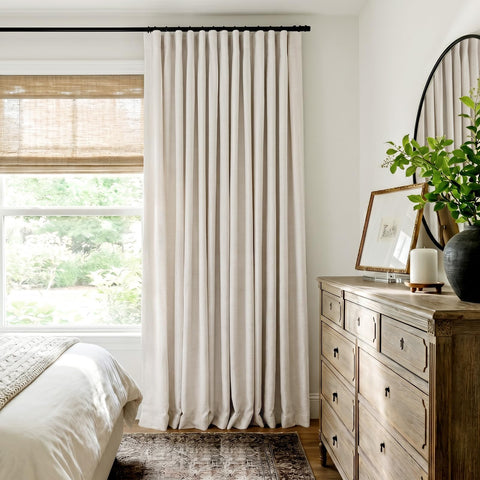 INOVADAY bedroom scene with curtains closed showing improved sleep conditions