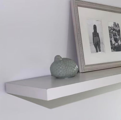 InPlace shelf close-up edge detail highlighting 2-inch square edge and sleek aesthetic