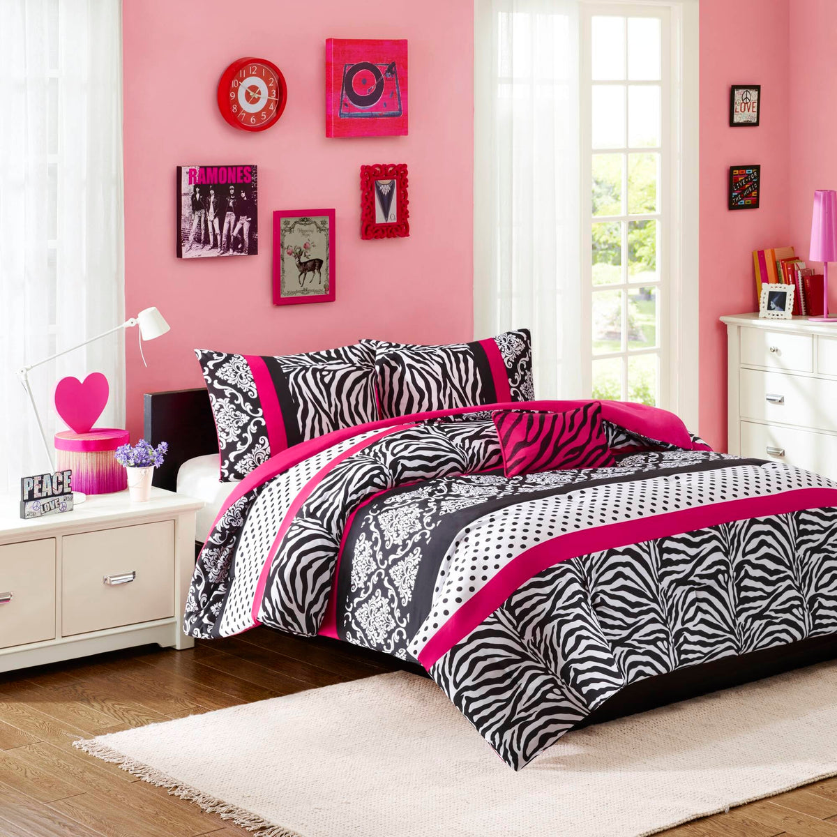 Intelligent Design comforter front view showing bold pattern and instant style